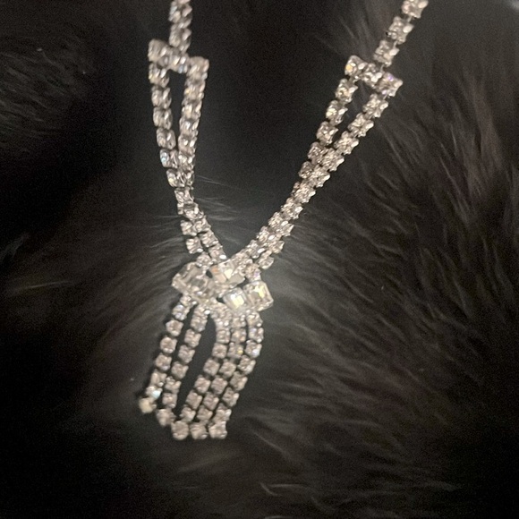 Coming up... Stunning RARE Vintage Crystal Art Deco Necklace - Picture 8 of 8